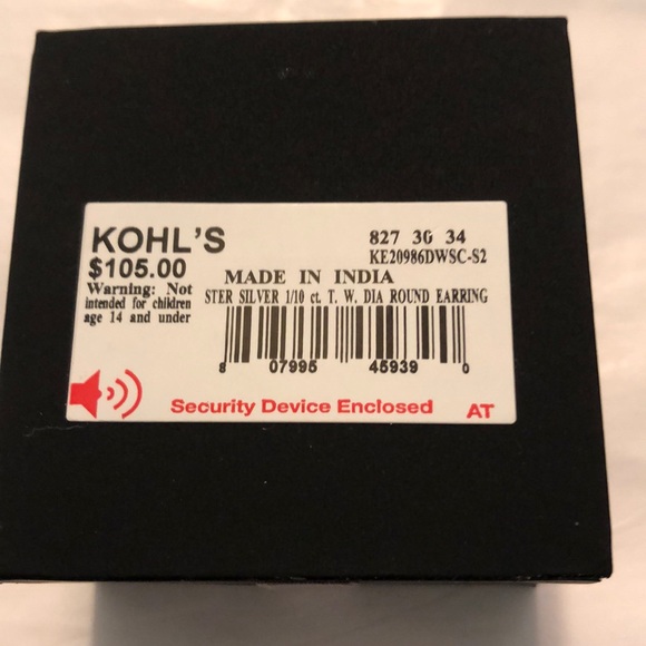 1/10th Carat tw Diamond Stud Earrings - Picture 4 of 4